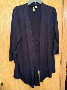 Eyeshadow. Black cardigan size XL